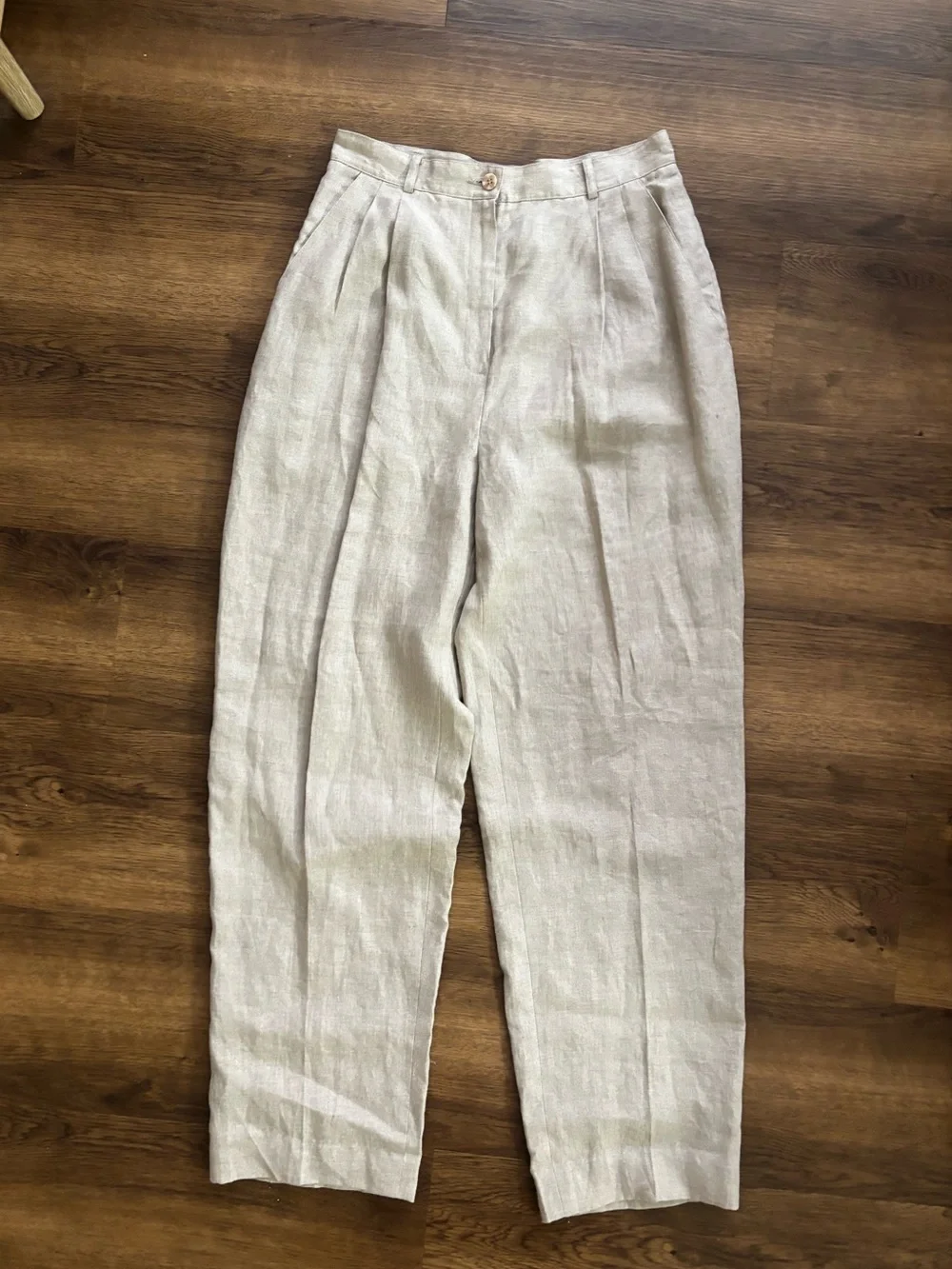 Liz Claiborne Cream Pleated Linen-Blend Chinos